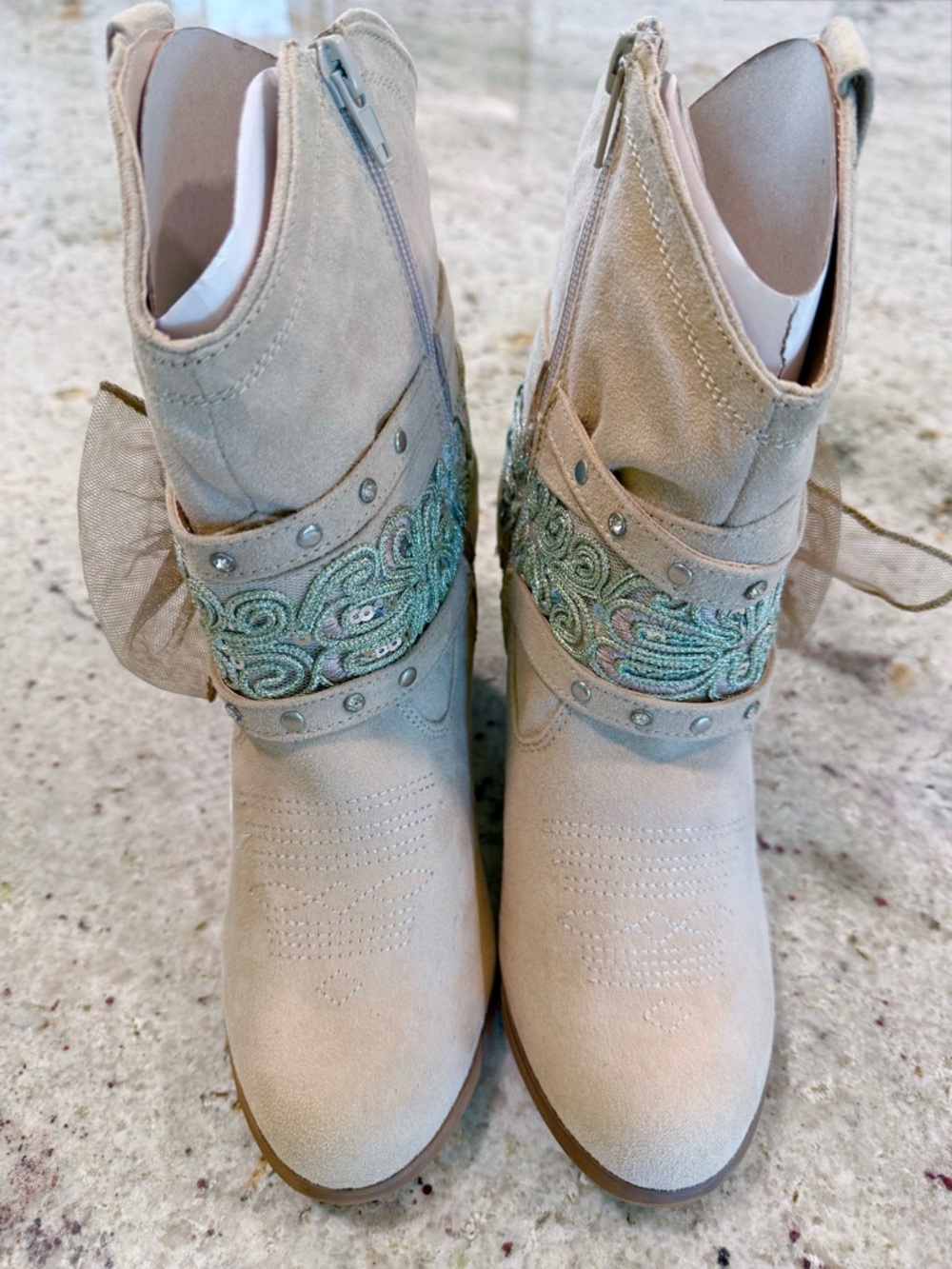 Not Rated Brand Beige Boots with Embroidered Green Accents "NEW" - Picture 3 of 15